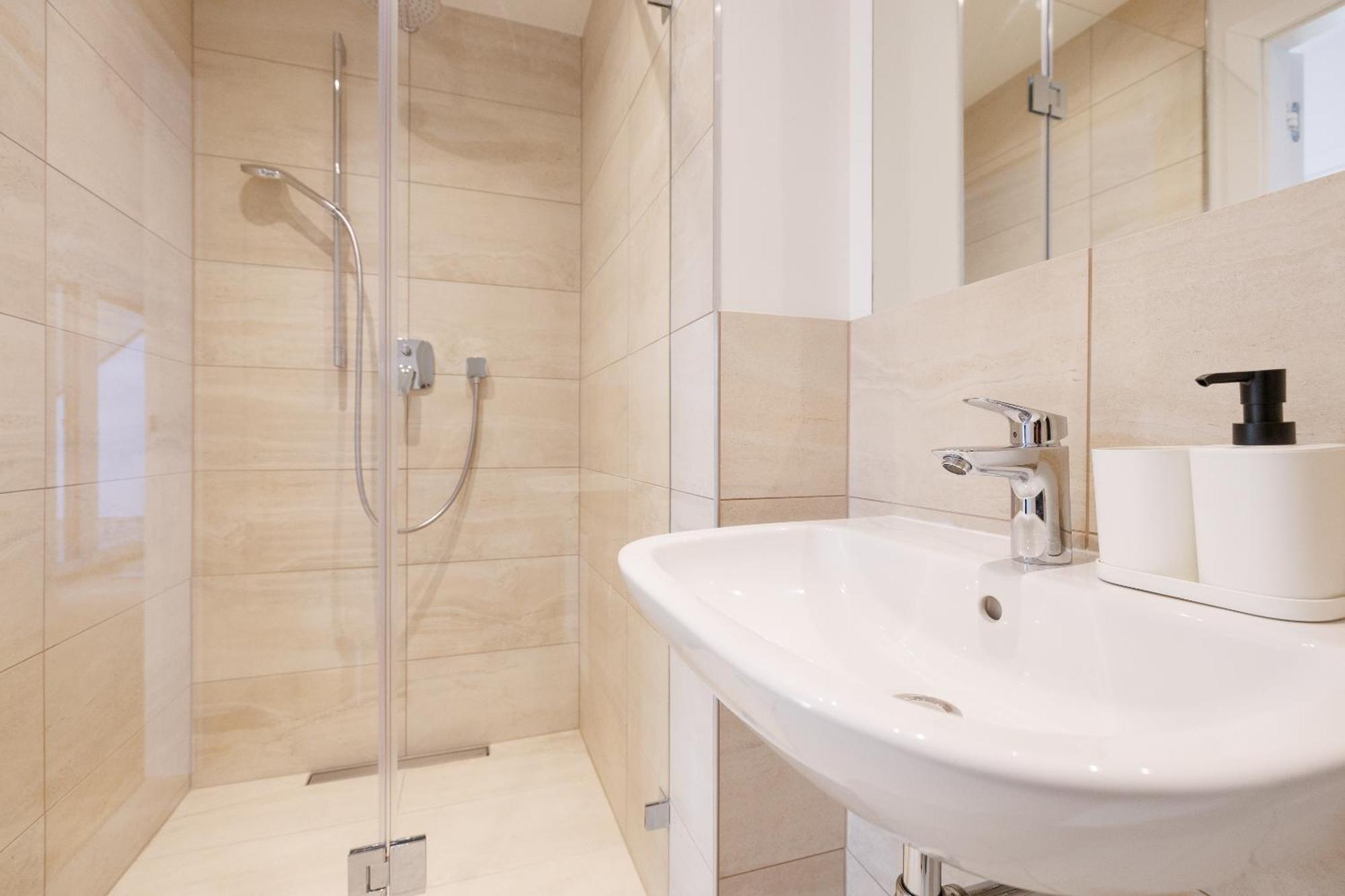 Symphony Apartments 42 - Modern Loft With Terrace And Grill In Central Location Відень Екстер'єр фото