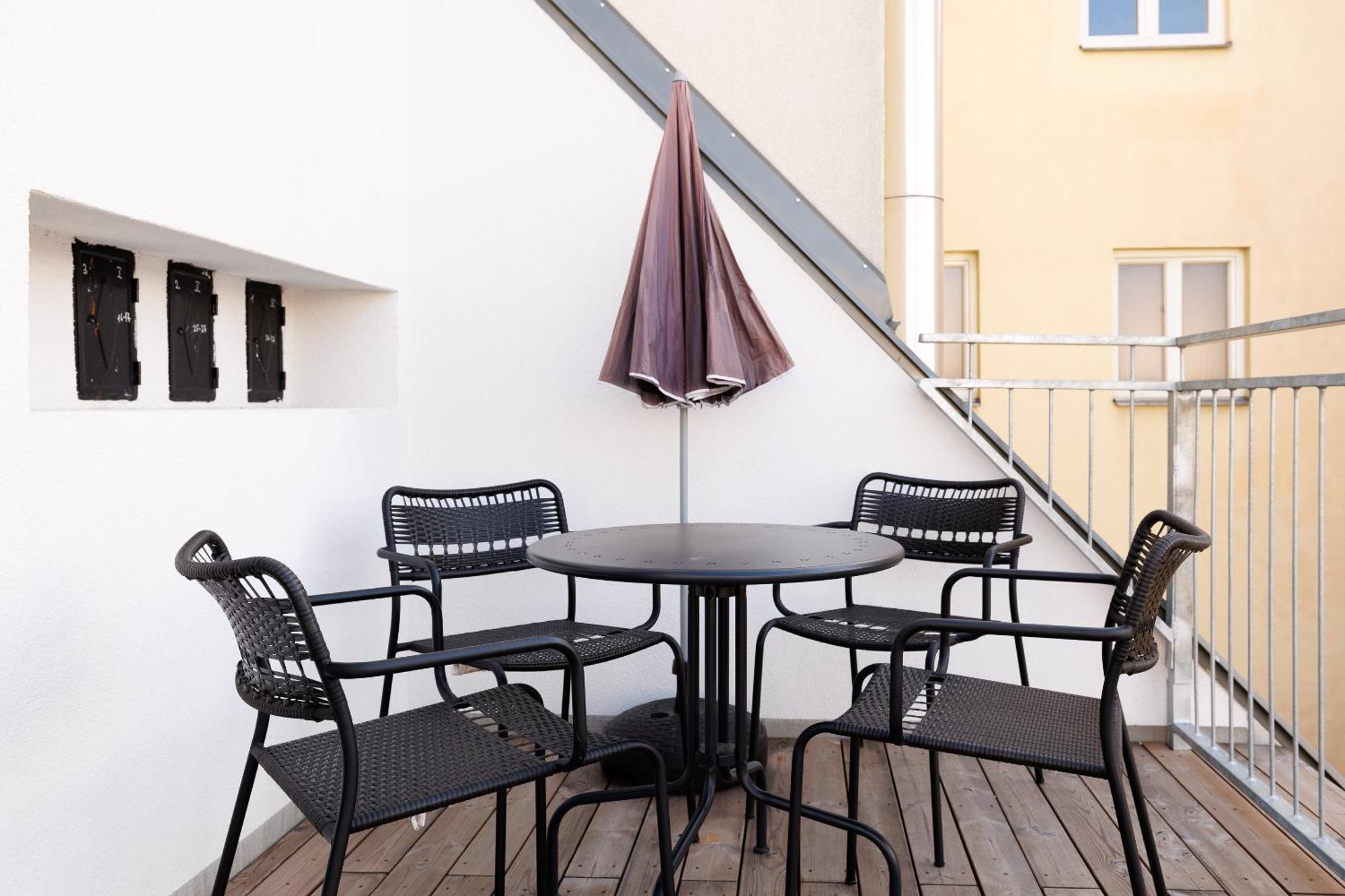 Symphony Apartments 42 - Modern Loft With Terrace And Grill In Central Location Відень Екстер'єр фото